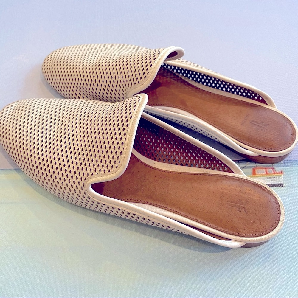 Frye Gwen Perf Slide